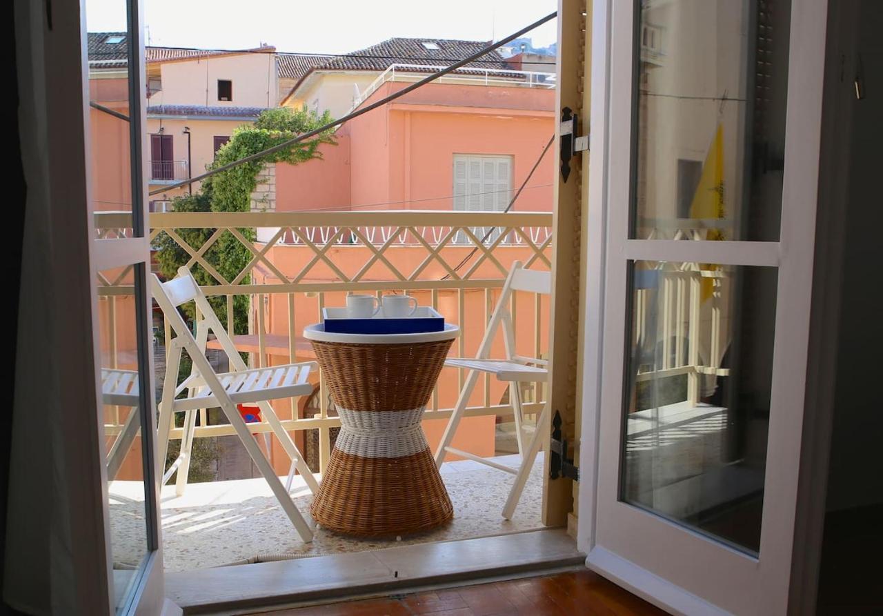 Old Town Apartment Next To Seafront Promenade ナフプリオ エクステリア 写真